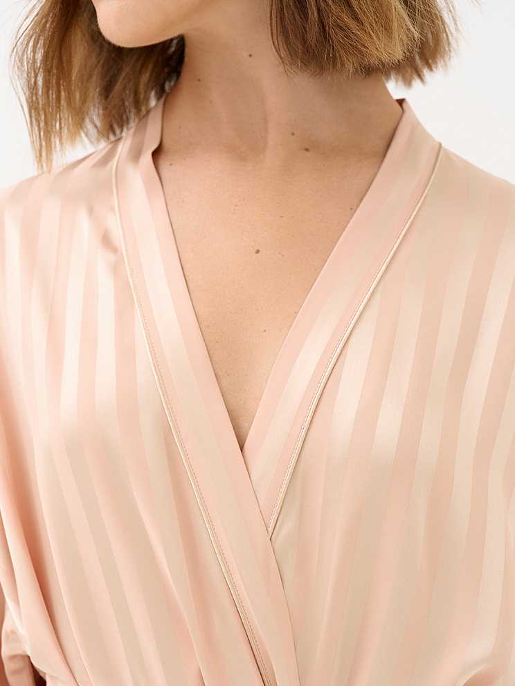 OmD 0414D LINE Халат жен.(длинный с запахом жаккард), PL, OMSA